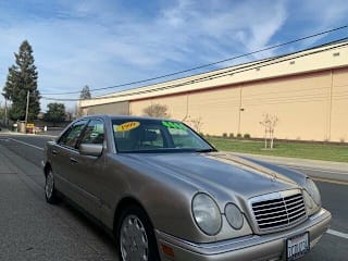 1999 Mercedes-Benz E-Class E 320 WDBJF65H1XA835578 1999 Mercedes-Benz E-Class E 320