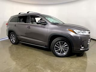 2018 Toyota Highlander XLE 5TDJZRFH0JS485542 2018 Toyota Highlander XLE
