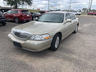 2005 Lincoln Town Car Signature 1LNHM81W25Y622452 2005 Lincoln Town Car Signature