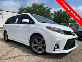 2018 Toyota Sienna SE 8-Passenger 5TDXZ3DC7JS912648 2018 Toyota Sienna SE 8-Passenger