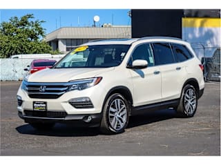 2017 Honda Pilot Touring 5FNYF5H94HB026924 2017 Honda Pilot Touring