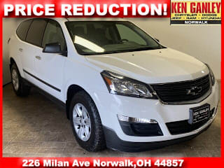 2017 Chevrolet Traverse LS 1GNKRFKD4HJ329850 2017 Chevrolet Traverse LS