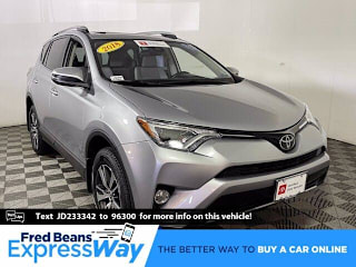 2018 Toyota RAV4 XLE JTMRFREV6JD233342 2018 Toyota RAV4 XLE
