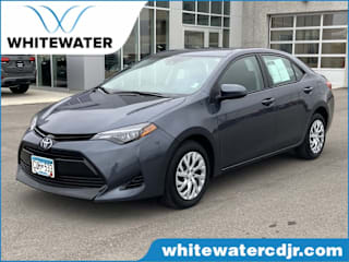 2018 Toyota Corolla LE 5YFBURHE1JP830897 2018 Toyota Corolla LE