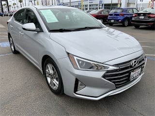 2019 Hyundai Elantra SEL KMHD84LF5KU764886 2019 Hyundai Elantra SEL