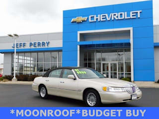 2001 Lincoln Town Car Cartier 1LNHM83W11Y609828 2001 Lincoln Town Car Cartier