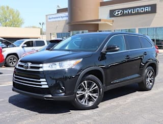 2019 Toyota Highlander LE 5TDZZRFH9KS304815 2019 Toyota Highlander LE