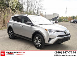 2018 Toyota RAV4 LE JTMBFREV4JJ210113 2018 Toyota RAV4 LE