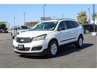 2014 Chevrolet Traverse LS 1GNKRFKD3EJ338017 2014 Chevrolet Traverse LS