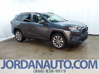 2019 Toyota RAV4 XLE Premium JTMA1RFV8KD505028 2019 Toyota RAV4 XLE Premium