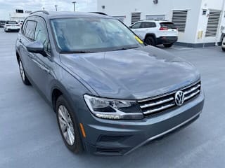 2019 Volkswagen Tiguan 3VV1B7AX5KM049005 2019 Volkswagen Tiguan
