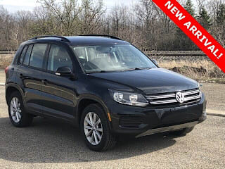 2017 Volkswagen Tiguan WVGBV7AX8HK048811 2017 Volkswagen Tiguan