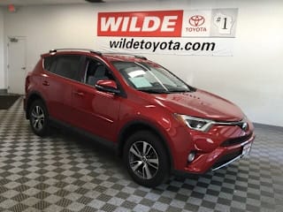 2017 Toyota RAV4 XLE JTMRFREV8HJ155805 2017 Toyota RAV4 XLE