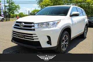 2019 Toyota Highlander LE 5TDZZRFH1KS357041 2019 Toyota Highlander LE