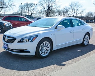 2018 Buick LaCrosse Essence 1G4ZP5SZ8JU139827 2018 Buick LaCrosse Essence