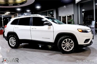 2019 Jeep Cherokee Latitude 1C4PJLCB2KD240592 2019 Jeep Cherokee Latitude