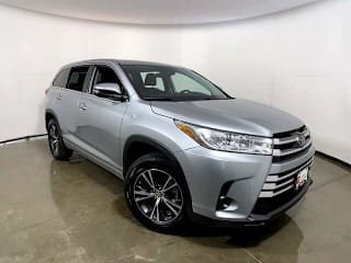 2018 Toyota Highlander LE 5TDZARFH7JS037342 2018 Toyota Highlander LE