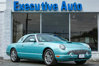 2002 Ford Thunderbird Deluxe 1FAHP60A82Y127860 2002 Ford Thunderbird Deluxe