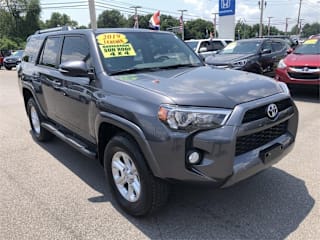 2019 Toyota 4Runner SR5 Premium JTEBU5JR8K5691674 2019 Toyota 4Runner SR5 Premium