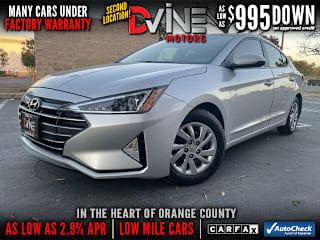 2019 Hyundai Elantra SE KMHD74LF5KU832820 2019 Hyundai Elantra SE