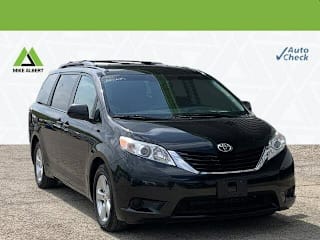 2017 Toyota Sienna LE 8-Passenger 5TDKZ3DC1HS869705 2017 Toyota Sienna LE 8-Passenger
