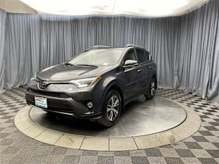 2017 Toyota RAV4 XLE JTMRFREVXHJ104791 2017 Toyota RAV4 XLE