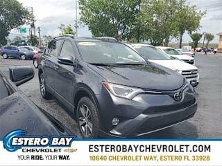 2018 Toyota RAV4 XLE JTMWFREV9JJ197814 2018 Toyota RAV4 XLE