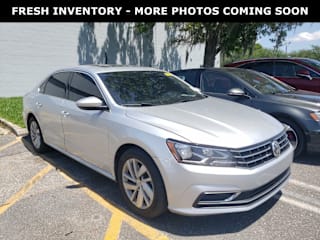 2018 Volkswagen Passat 2.0T SE 1VWBA7A31JC050474 2018 Volkswagen Passat 2.0T SE
