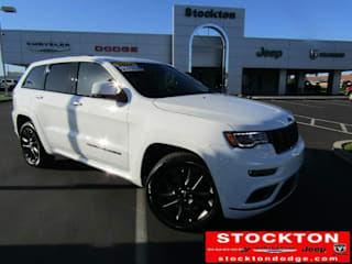 2018 Jeep Grand Cherokee Overland 1C4RJECGXJC125890 2018 Jeep Grand Cherokee Overland
