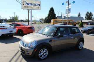 2013 MINI Cooper Cooper WMWSU3C51DT372129 2013 MINI Cooper Cooper