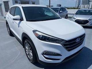 2016 Hyundai Tucson KM8J33A24GU061055 2016 Hyundai Tucson