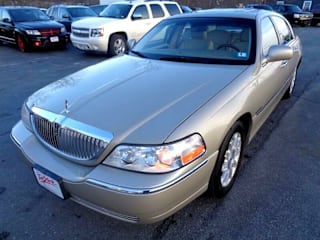 2007 Lincoln Town Car 1LNHM82W67Y614453 2007 Lincoln Town Car