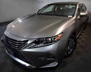 2018 Lexus ES 300h Base JTHBW1GG2J2183955 2018 Lexus ES 300h Base