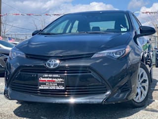 2018 Toyota Corolla LE 2T1BURHE8JC063985 2018 Toyota Corolla LE