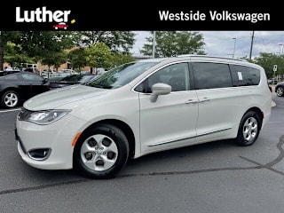 2017 Chrysler Pacifica Touring-L Plus 2C4RC1EG2HR653876 2017 Chrysler Pacifica Touring-L Plus
