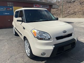 2010 Kia Soul ! KNDJT2A26A7038882 2010 Kia Soul !