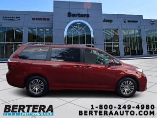 2020 Toyota Sienna XLE 8-Passenger 5TDYZ3DC3LS036944 2020 Toyota Sienna XLE 8-Passenger