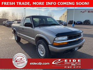 2003 Chevrolet S-10 1GCDT19X438220617 2003 Chevrolet S-10