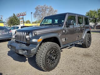 2018 Jeep Wrangler Unlimited Sport 1C4HJXDG3JW182789 2018 Jeep Wrangler Unlimited Sport