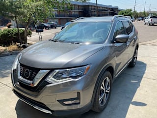 2017 Nissan Rogue SL 5N1AT2MV7HC862084 2017 Nissan Rogue SL