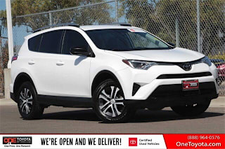 2017 Toyota RAV4 LE 2T3ZFREV2HW376608 2017 Toyota RAV4 LE