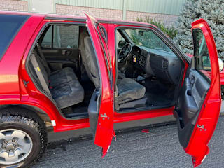 2002 chevy store blazer door panel