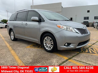 2016 Toyota Sienna XLE 8-Passenger 5TDYK3DC0GS705164 2016 Toyota Sienna XLE 8-Passenger