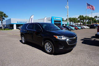 2020 Chevrolet Traverse LS 1GNERFKW8LJ273662 2020 Chevrolet Traverse LS