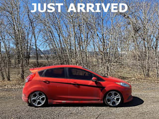 2014 Ford Fiesta 3FADP4GX9EM119196 2014 Ford Fiesta