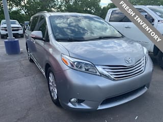 2016 Toyota Sienna XLE 8-Passenger 5TDYK3DC0GS712776 2016 Toyota Sienna XLE 8-Passenger