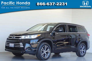 2018 Toyota Highlander LE 5TDZZRFH2JS243130 2018 Toyota Highlander LE