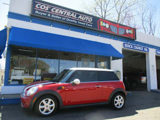 2010 MINI Cooper Base WMWMF3C58ATU77880 2010 MINI Cooper Base