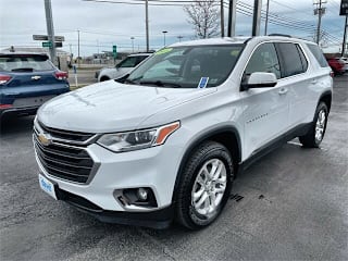 2018 Chevrolet Traverse LT Cloth 1GNERGKW2JJ216280 2018 Chevrolet Traverse LT Cloth