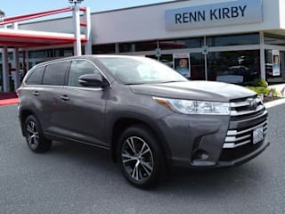 2018 Toyota Highlander LE 5TDBZRFH1JS838889 2018 Toyota Highlander LE